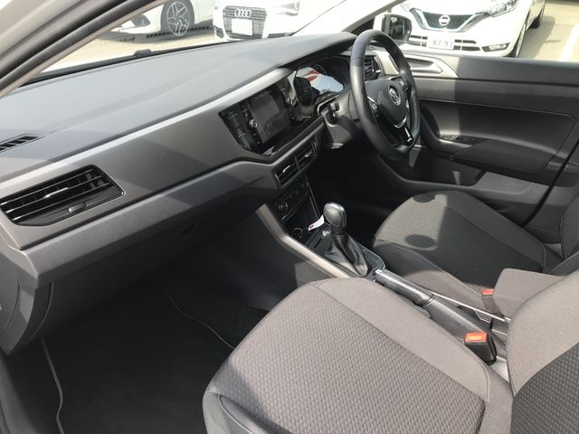 VOLKSWAGEN POLO 2020 Image 31