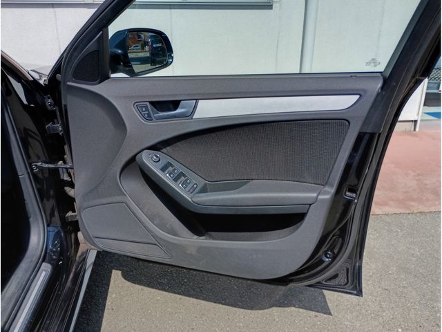 AUDI A4 AVANT 2013 Image 31