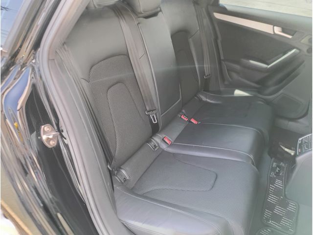 AUDI A4 AVANT 2013 Image 31