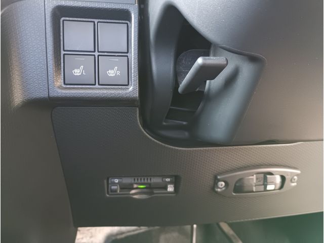 DAIHATSU TANTO FAN CROSS 2023 Image 31