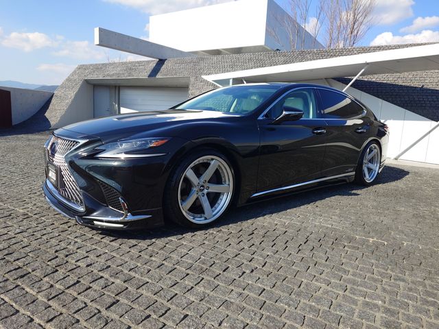 TOYOTA LEXUS LS500H 2017 Image 31