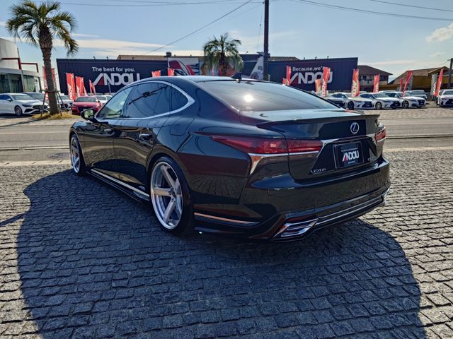 TOYOTA LEXUS LS500H 2017 Image 31