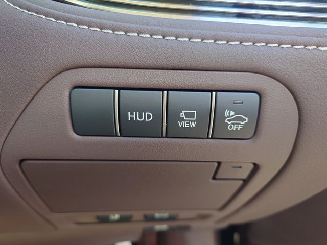 TOYOTA LEXUS LS500H 2017 Image 31