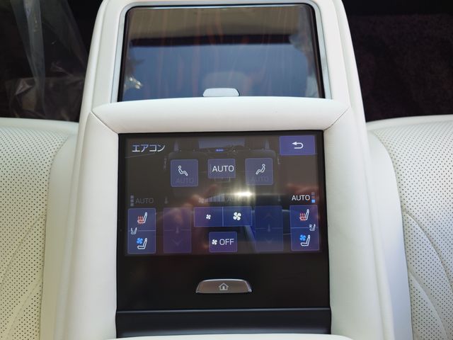 TOYOTA LEXUS LS500H 2017 Image 31