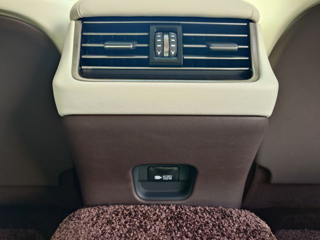 TOYOTA LEXUS LS500H 2017 Image 31