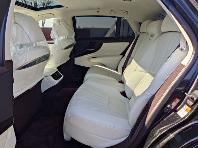 TOYOTA LEXUS LS500H 2017 Image 31