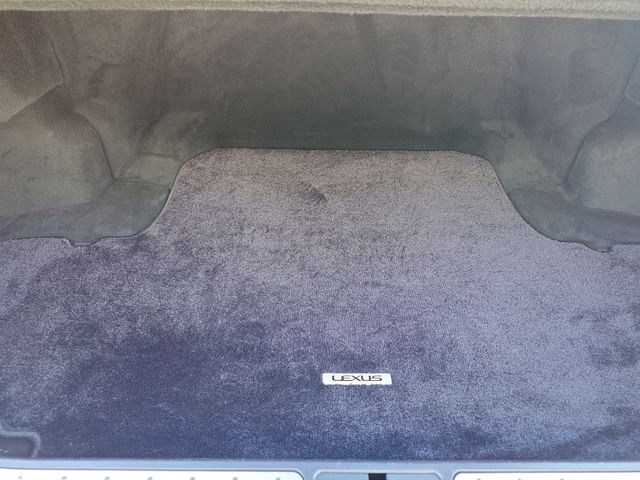 TOYOTA LEXUS LS500H 2017 Image 31