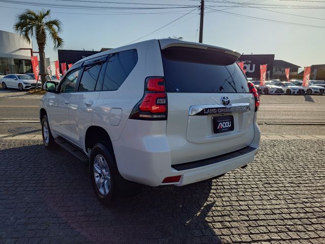 TOYOTA LANDCRUISER PRADO 2023 Image 31