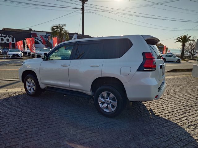 TOYOTA LANDCRUISER PRADO 2023 Image 31