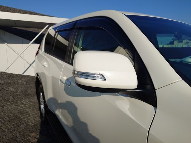 TOYOTA LANDCRUISER PRADO 2023 Image 31