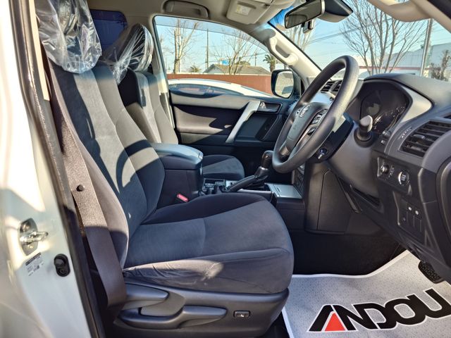 TOYOTA LANDCRUISER PRADO 2023 Image 31