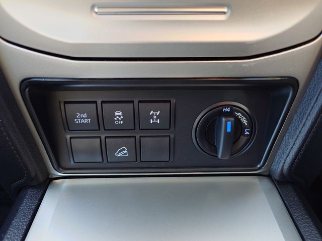 TOYOTA LANDCRUISER PRADO 2023 Image 31