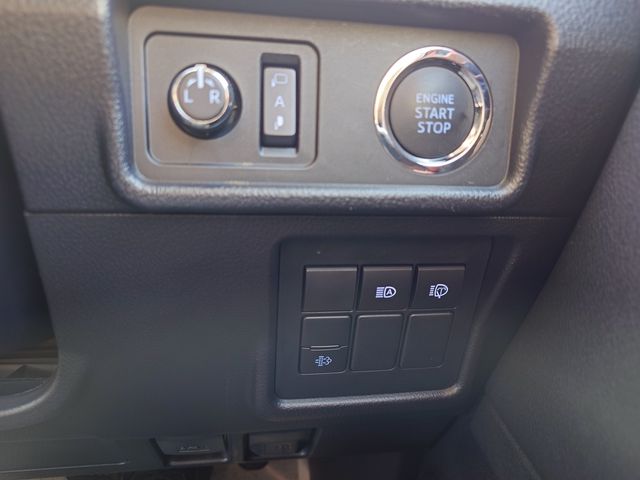 TOYOTA LANDCRUISER PRADO 2023 Image 31