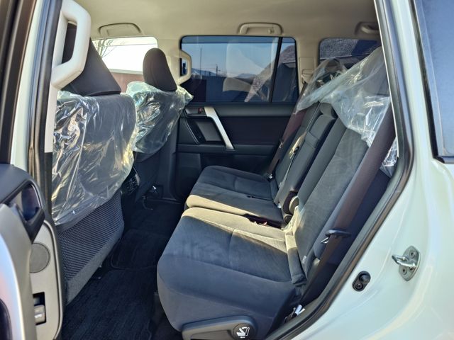 TOYOTA LANDCRUISER PRADO 2023 Image 31
