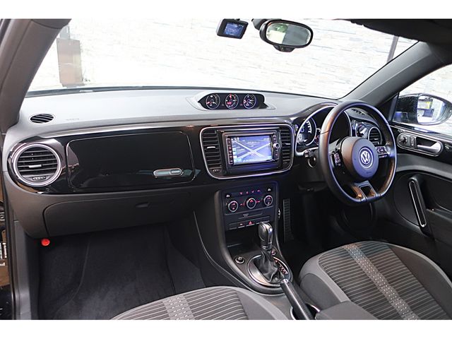 VOLKSWAGEN THE BEETL 2014 Image 31