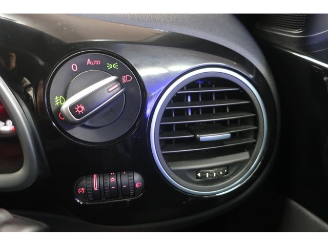VOLKSWAGEN THE BEETL 2014 Image 31