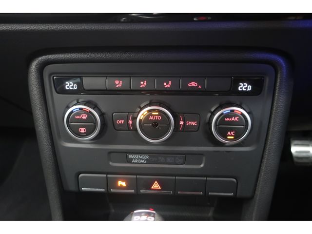 VOLKSWAGEN THE BEETL 2014 Image 31