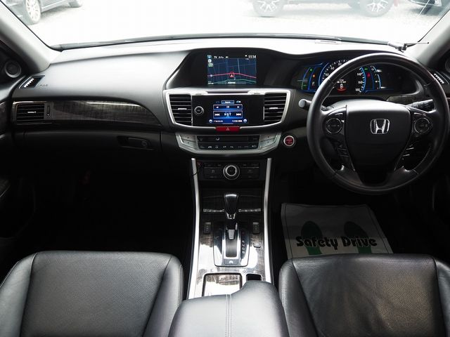 HONDA ACCORD HYBRID 2014 Image 31