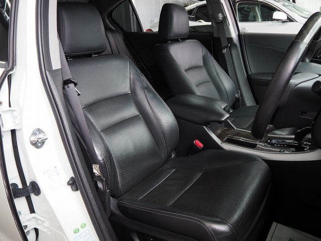 HONDA ACCORD HYBRID 2014 Image 31