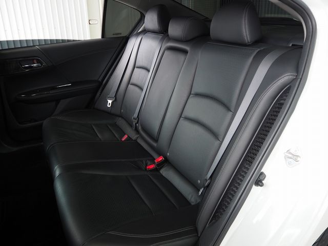 HONDA ACCORD HYBRID 2014 Image 31