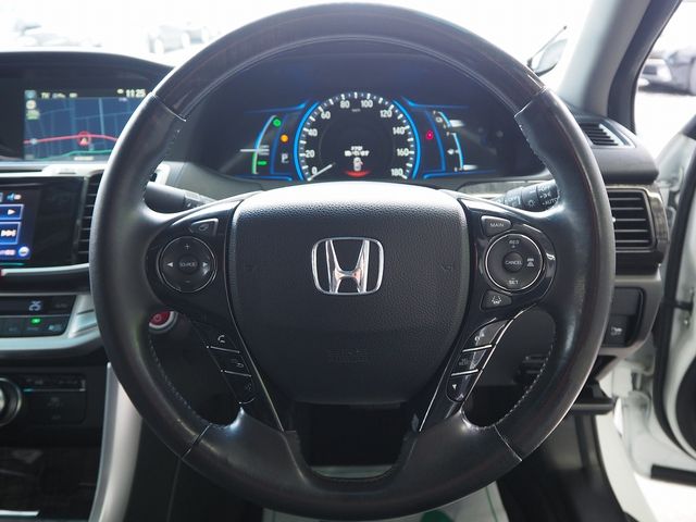 HONDA ACCORD HYBRID 2014 Image 31