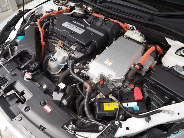 HONDA ACCORD HYBRID 2014 Image 31