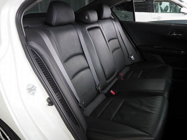 HONDA ACCORD HYBRID 2014 Image 31