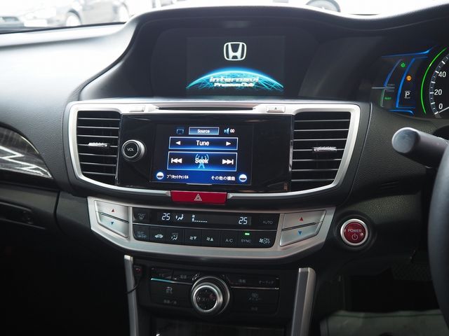 HONDA ACCORD HYBRID 2014 Image 31