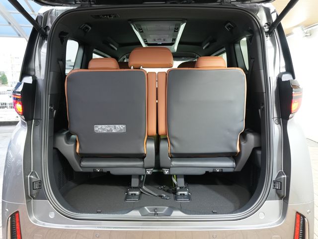 TOYOTA VELLFIRE  HYBRID 2026 Image 31