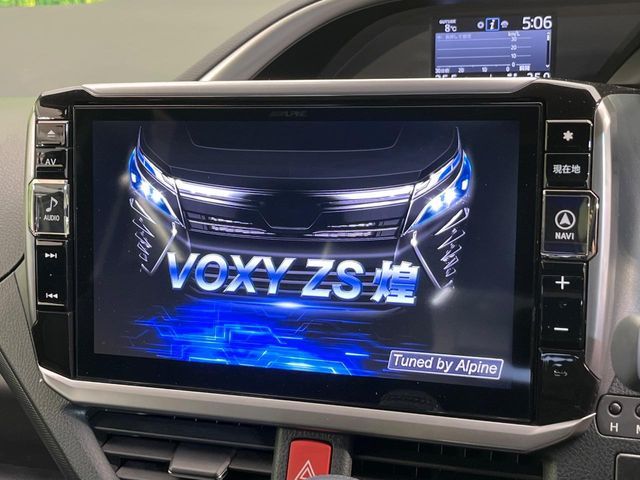 TOYOTA VOXY 2018 Image 31