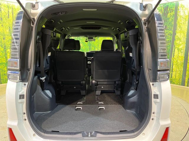 TOYOTA VOXY 2018 Image 31