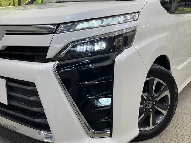 TOYOTA VOXY 2018 Image 31