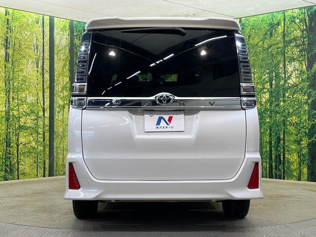 TOYOTA VOXY 2018 Image 31