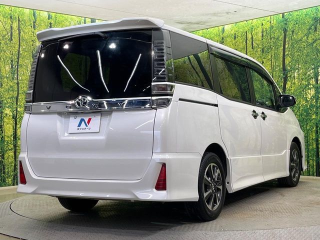 TOYOTA VOXY 2018 Image 31