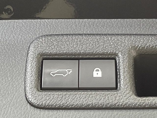 TOYOTA LEXUS NX300H AWD 2018 Image 31