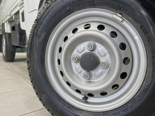 DAIHATSU HIJET TRUCK 4WD 2023 Image 31