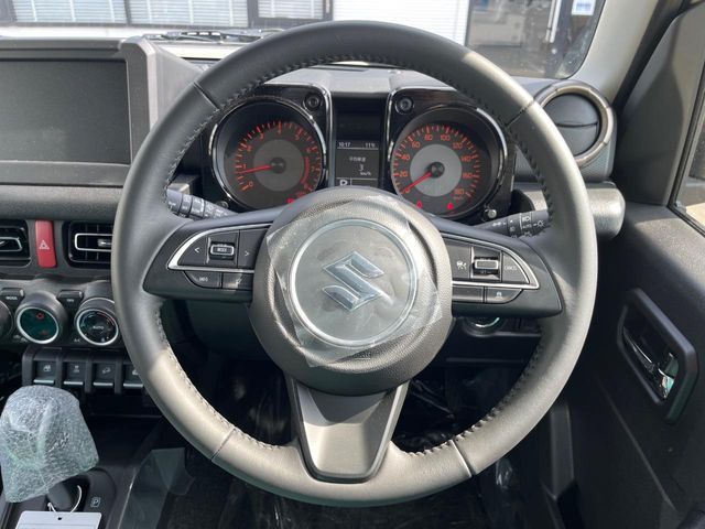 SUZUKI JIMNY NOMADE 2025 Image 31