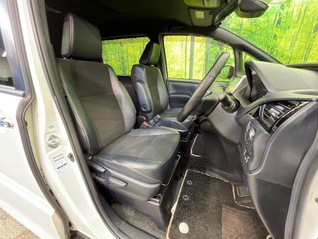 TOYOTA NOAH 4WD 2018 Image 31