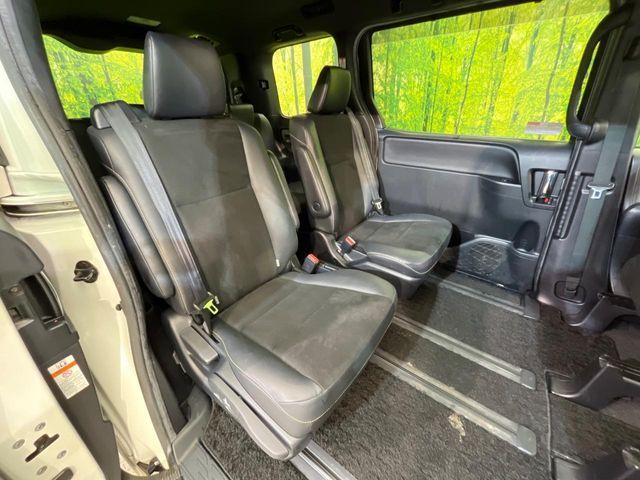 TOYOTA NOAH 4WD 2018 Image 31