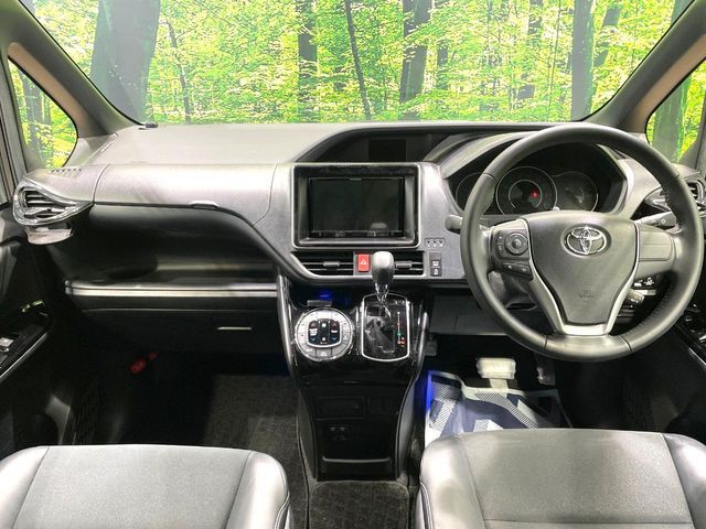 TOYOTA NOAH 2018 Image 31