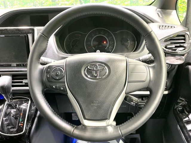 TOYOTA NOAH 2018 Image 31