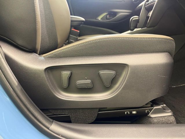 TOYOTA YARIS CROSS HYBRID 2025 Image 31