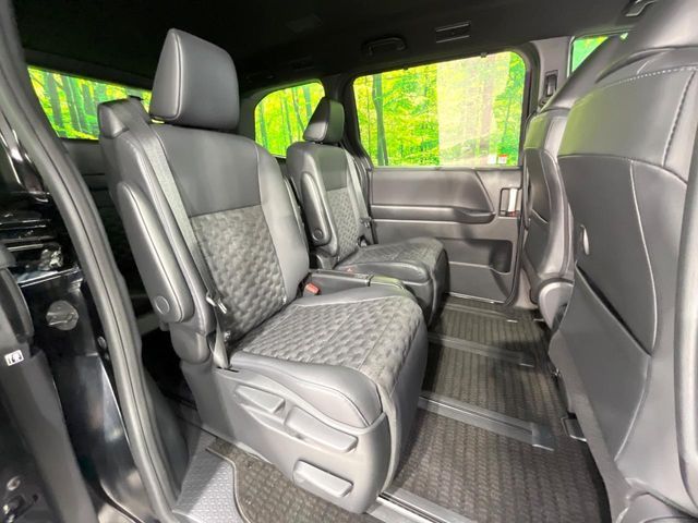 TOYOTA VOXY HYBRID 2023 Image 31