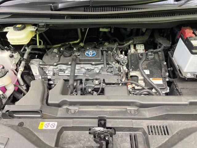 TOYOTA VOXY HYBRID 2023 Image 31