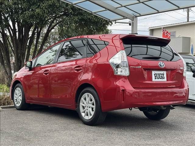 TOYOTA PRIUS ALPHA 2012 Image 31