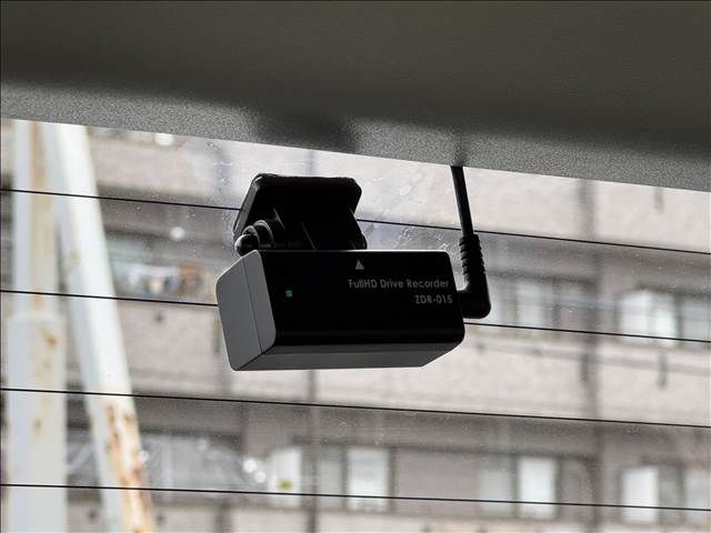 TOYOTA PRIUS ALPHA 2012 Image 31