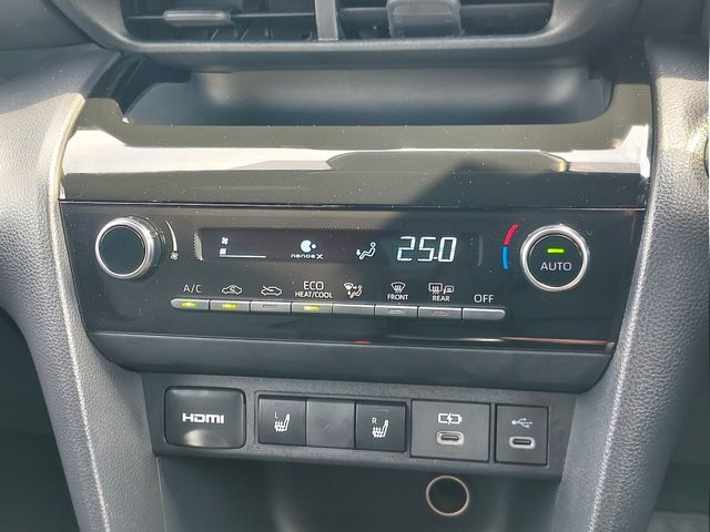 TOYOTA YARIS CROSS HYBRID 2024 Image 31