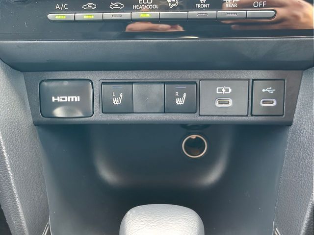 TOYOTA YARIS CROSS HYBRID 2024 Image 31