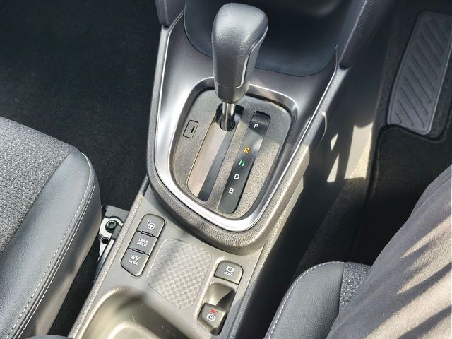 TOYOTA YARIS CROSS HYBRID 2024 Image 31