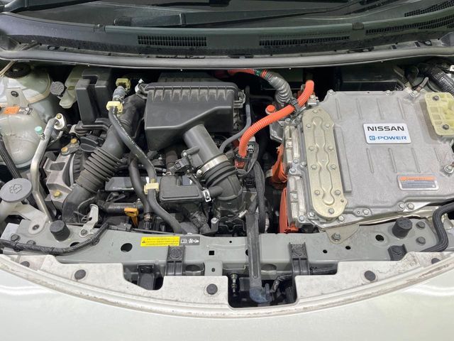 NISSAN NOTE 2017 Image 31